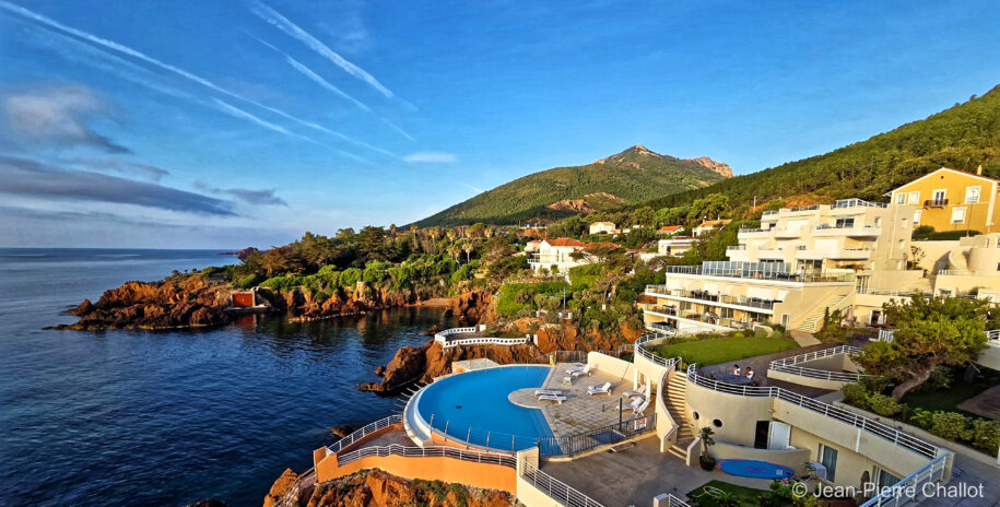 Location appartement de luxe Saint-Raphaël vue mer, Appartement avec jardin privatif Corniche d'Or